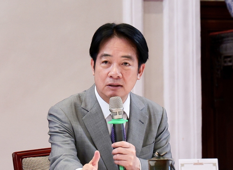 賴支持卓不副署財劃法 管中閔諷：一覺醒來回到北洋時代