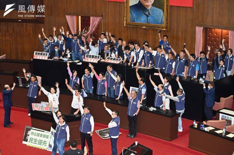台北律師公會批藍白斲傷民主　民眾黨團直指錯誤：嚴正抗議倒果為因