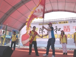 南市立委參選人陳昆和成立山區競選總部 湧入上千支持民眾