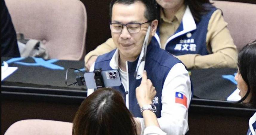 邱議瑩搧羅智強耳光判決出爐！　法官提「掌摑前科」：未獲教訓