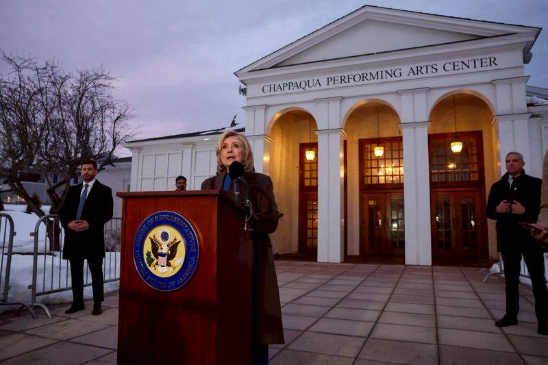 艾普斯坦案聽證會　希拉蕊稱一無所知