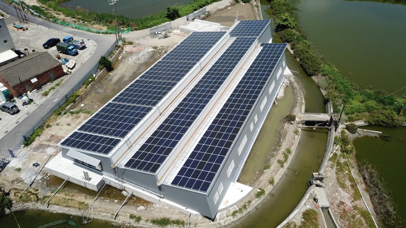 綠電發展結合智慧養殖 雲豹能源打造漁電共生溫室大棚