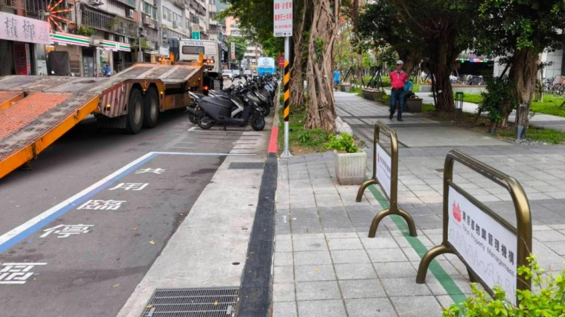 《道交條例》新規三讀！限縮違規檢舉　未戴安全帽、逆向停車、占用身障停車位仍可檢舉