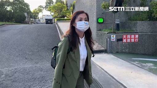 林宜瑾100萬交保！快步離開地檢署　喊坦坦蕩蕩「法律會還我清白」