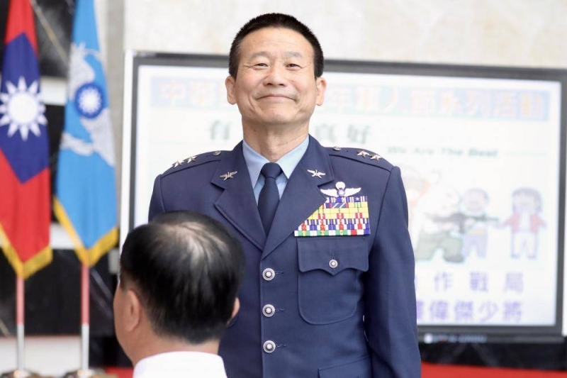 空軍將領人事異動！曹進平退役轉任漢翔總經理　鄧恩憐接作戰指揮官