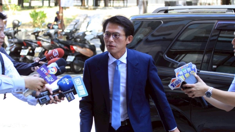 寶和會大哥涉館長槍擊案獲無罪！黃國昌爆「還找綠委喬增見」：賴清德掃黑淪大笑話