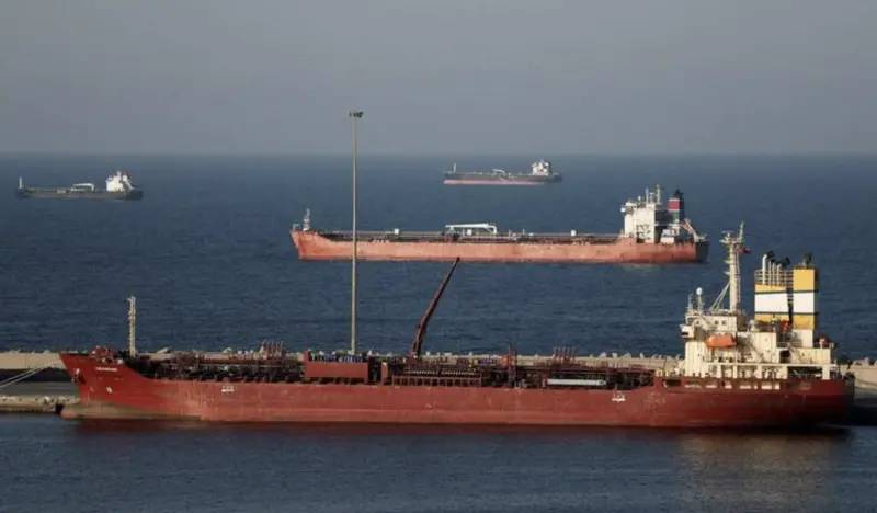 美聯社：伊朗、阿曼將收荷姆茲海峽過路費