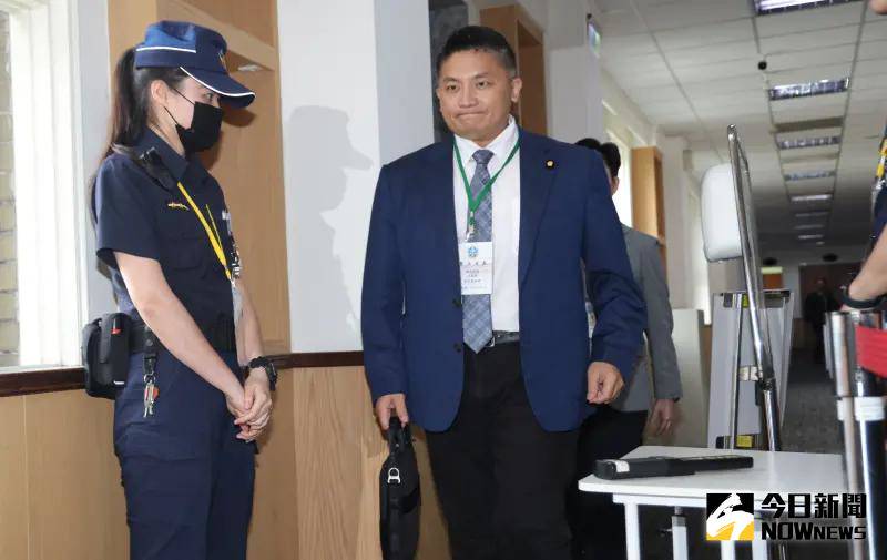 憲法法庭激辯　吳宗憲：不該陷大法官於不義