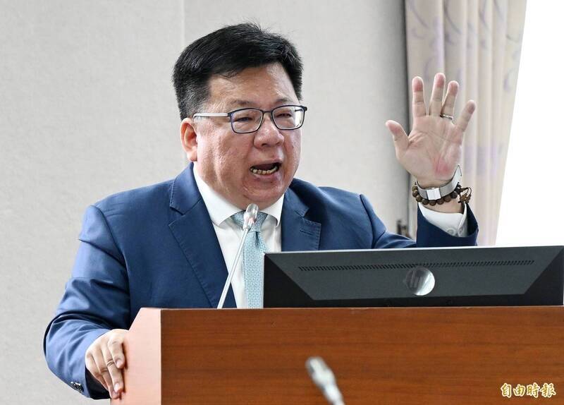 李俊俋涉用公務車接愛犬美容 民進黨廉政會不立案