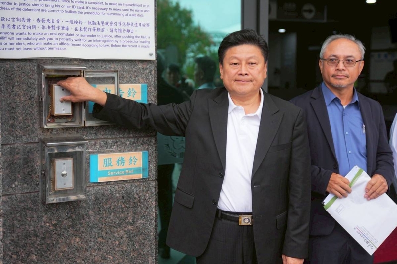 傅崐萁被踢桌開嗆按鈴控告 怒轟張峻是「花蓮民主之恥」
