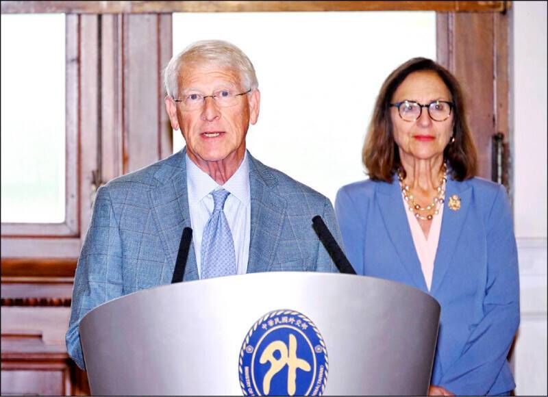 國民黨擋國防預算又率團訪中 美參院軍委會主席：台灣在野黨令人失望