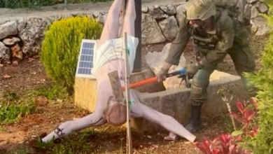 以色列士兵將耶穌像倒掛「砍頭」引眾怒　以軍：確有此事