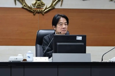 賴清德批不審總預算　白回嗆「四不像總統」