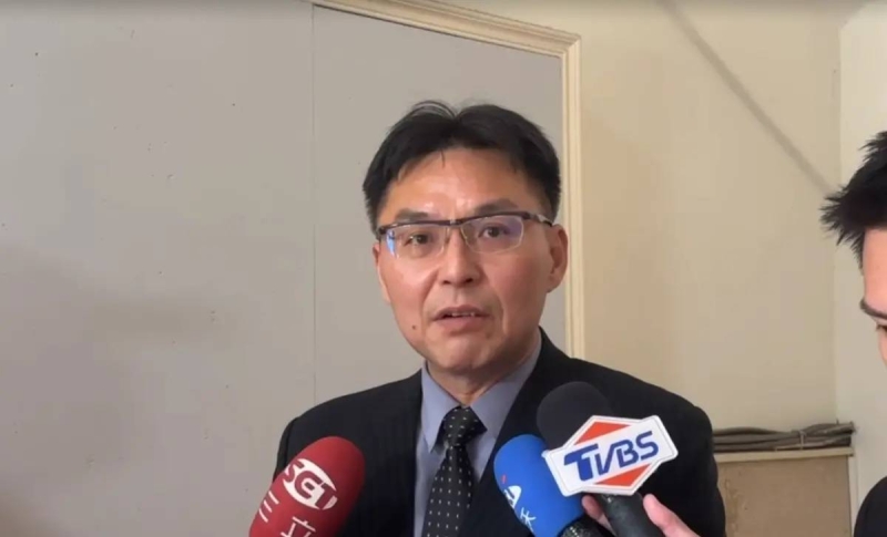 T-34失事遭扯刪預算　他怒駁：又推給在野黨
