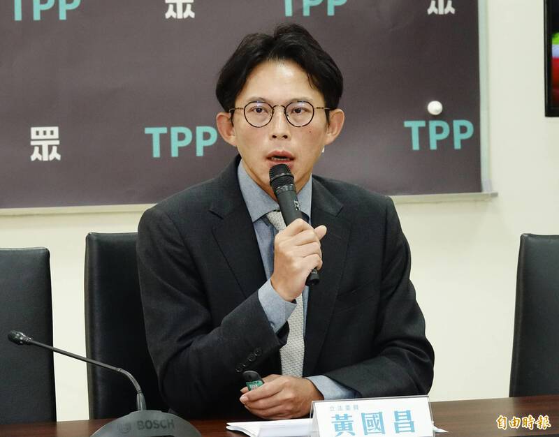 中配李貞秀「國籍法」爭議 黃國昌怒嗆劉世芳失職