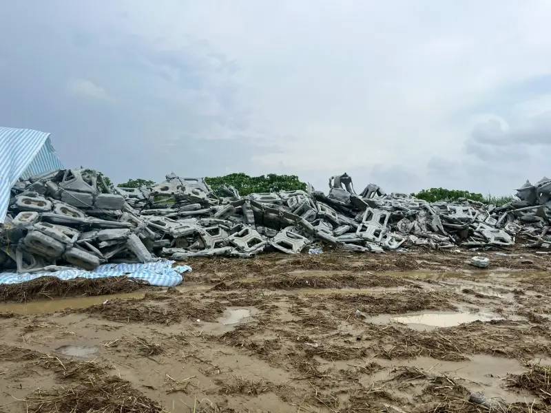 廢棄光電板淹腳目？張啓楷踢爆堆台糖農地
