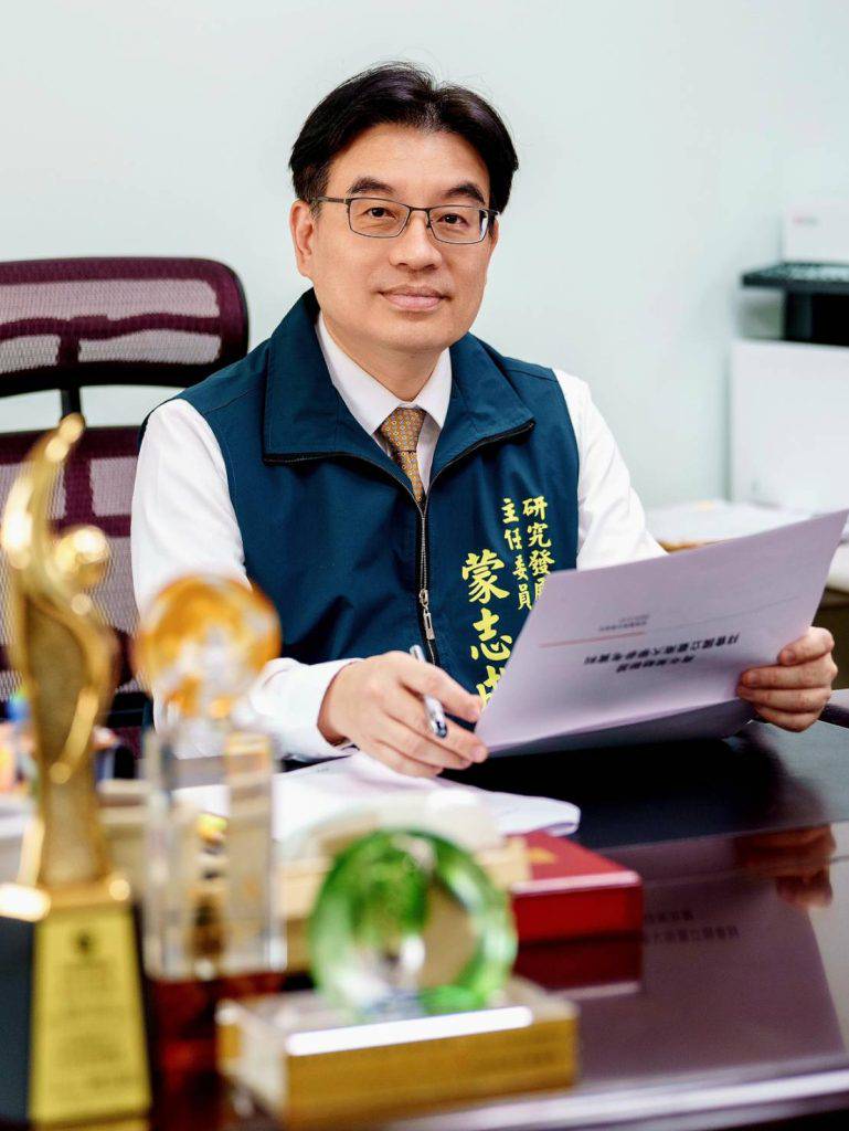 研考會前主委蒙志成夫妻涉貪遭訴