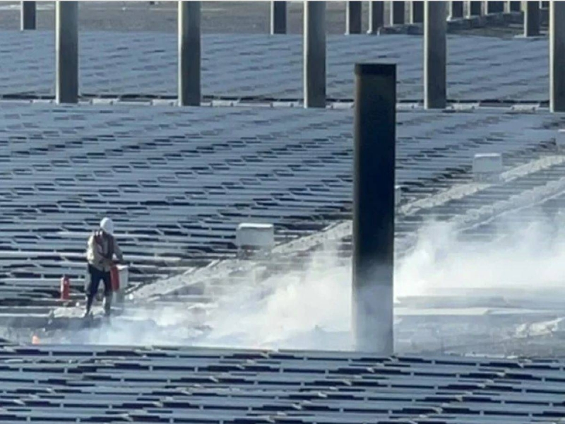 彰濱外海太陽能光電板傳火警　搶救2小時撲滅無人傷亡