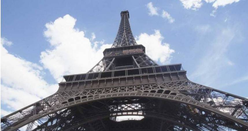 法國罷工「20萬人上街頭」　艾菲爾鐵塔停運！每天1.6萬遊客受影響