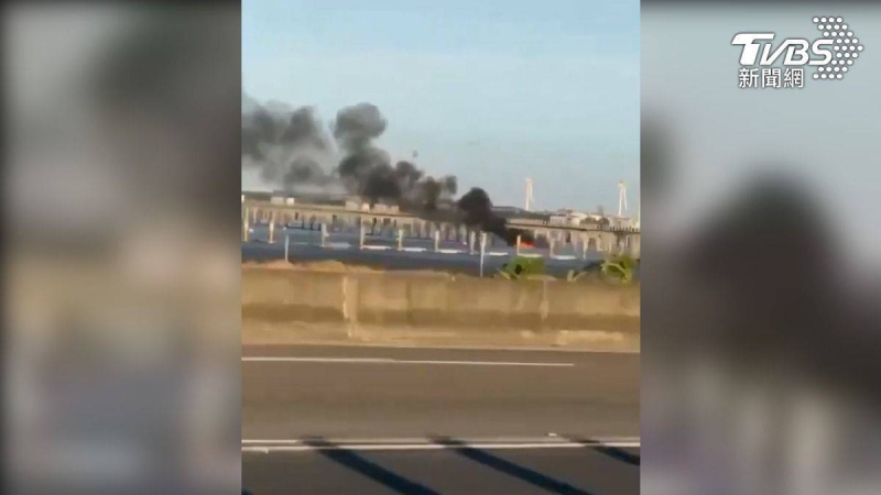 海面不是燒船！太陽能板自燃　居民查看驚：燃點不只一處