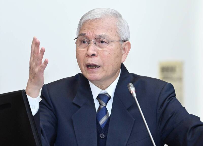 利率連六凍、房市管制不變！央行上調今年經濟成長率至4.55％