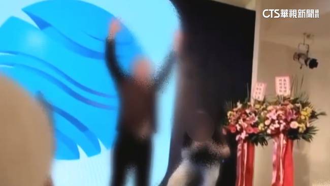 做戲做全套！　詐團租飯店.請臨演「假拍片誘投資」