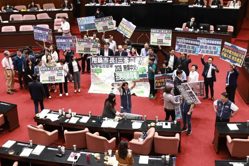 立院表決「2028無煤中火」　藍白輾壓通過
